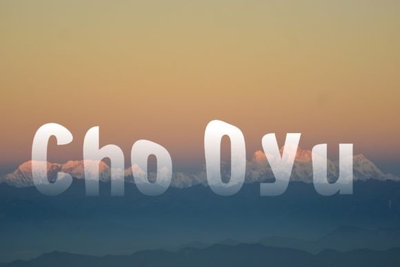 Cho Oyu: A Premium Display Typeface for Editorial Design